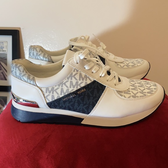 MICHAEL KORS Shoes - Picture 2 of 4